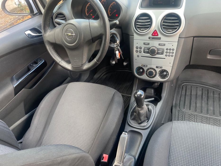 Corsa D cdti  carrinha anda todos os dias