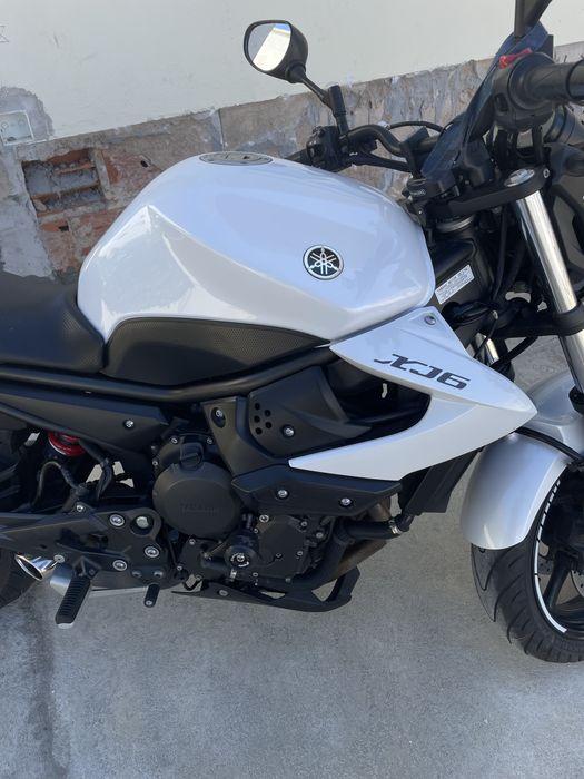 Yamaha Xj6 2012 .