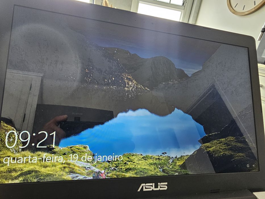 Portátil Asus x553m