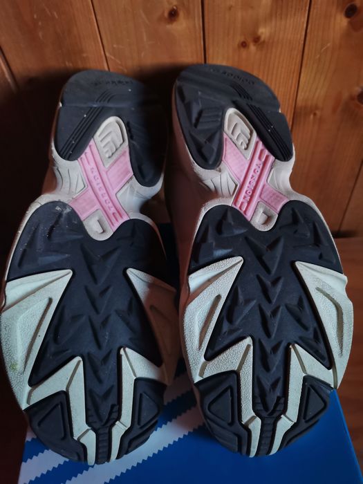 Vendo Adidas Yung-1