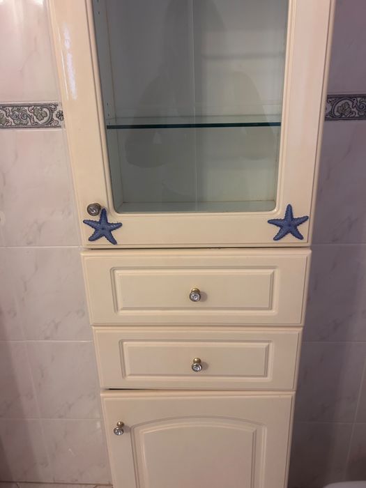 Móvel de apoio a WC