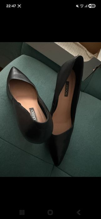 Szpilki Lasocki 39 skora  naturalna