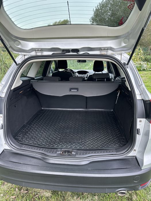 Автомобіль ford focus