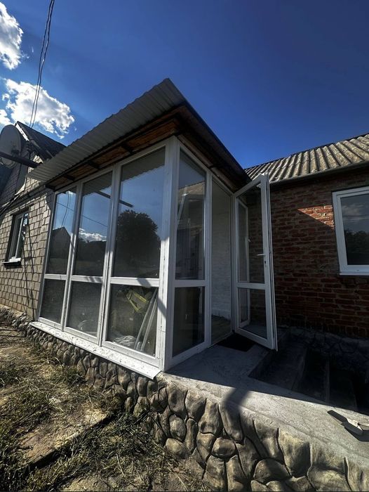 Продаж  будинку.  М. Тараща два будинки.  без комісії для покупця