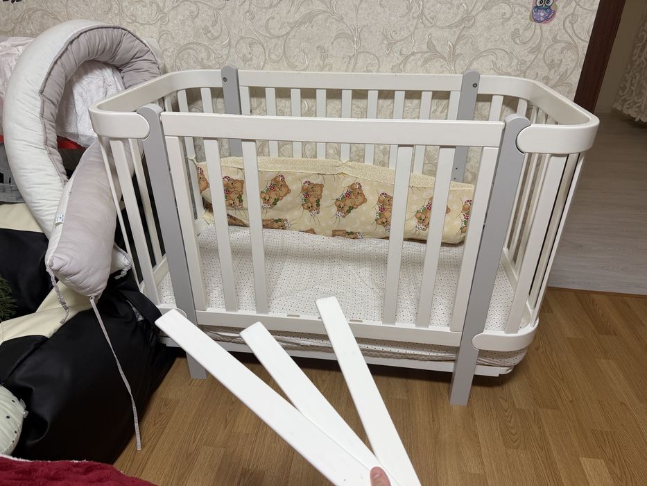 Детская кроватка