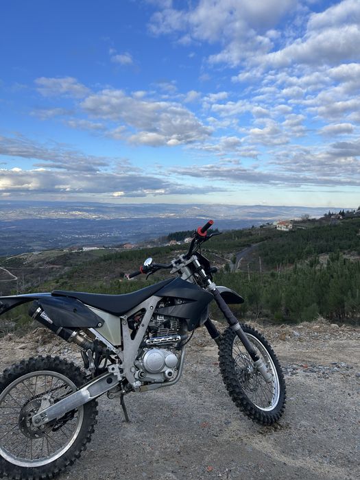 AJP 125cc 4t Matriculada