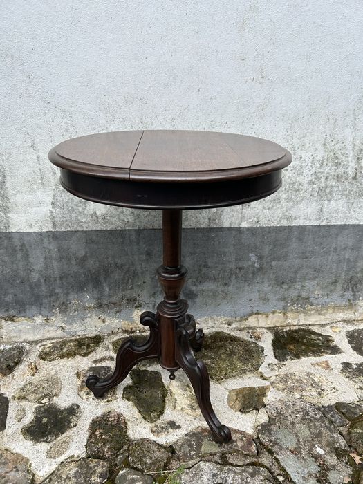 Mesa romantica em pau santo maciço