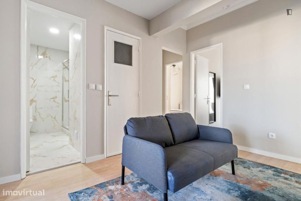 Quarto - localizado em Amadora Lisbon