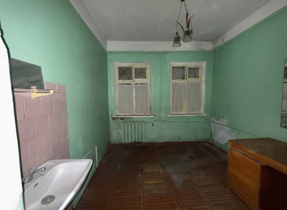 Продаж приміщення 192м². Під ремонт. Поряд озеро. Біля траси. ID:205