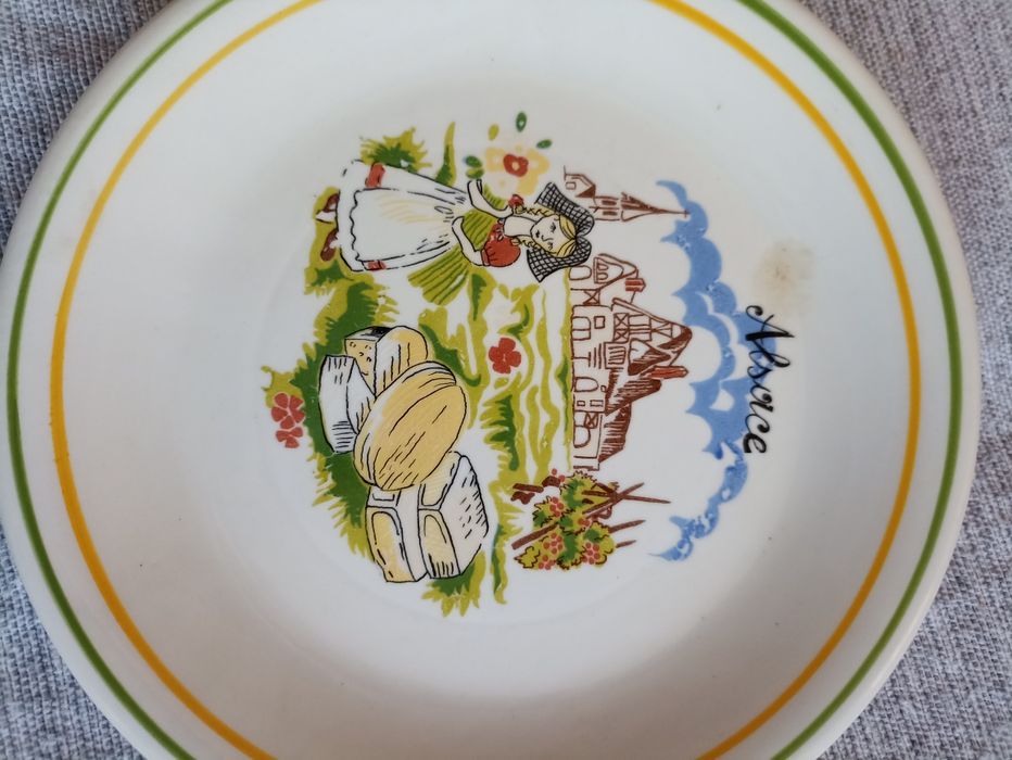 Conjunto de 7 pratos de servir queijo