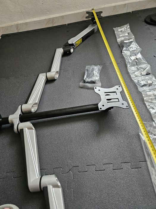 Uchwyt na 3 monitory do ekranów 17-32" regulacja 8 kg na ramię
