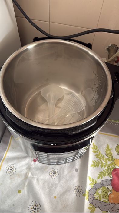 Panela de pressão elétrica