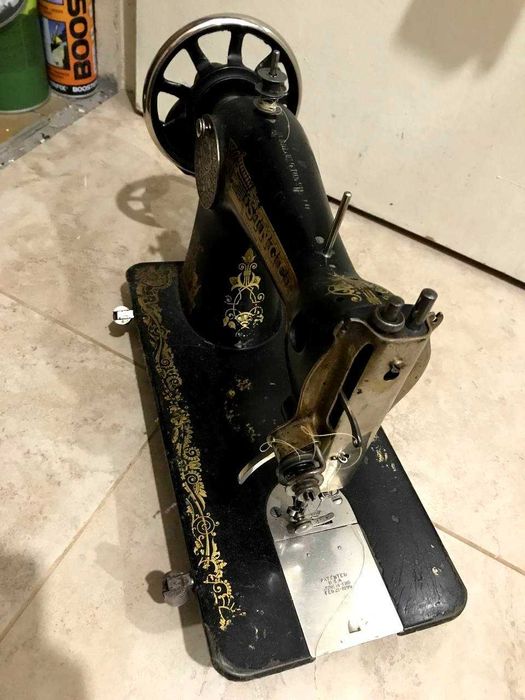 Швейна машинка Зингерь