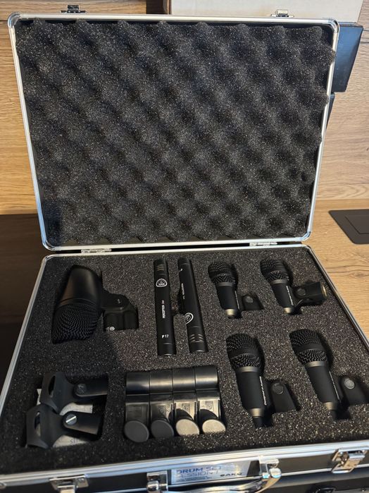 Zestaw sprzętu nagłośnieniowego