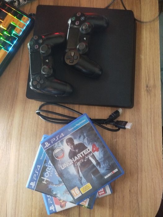 Sony PlayStation 4 slim