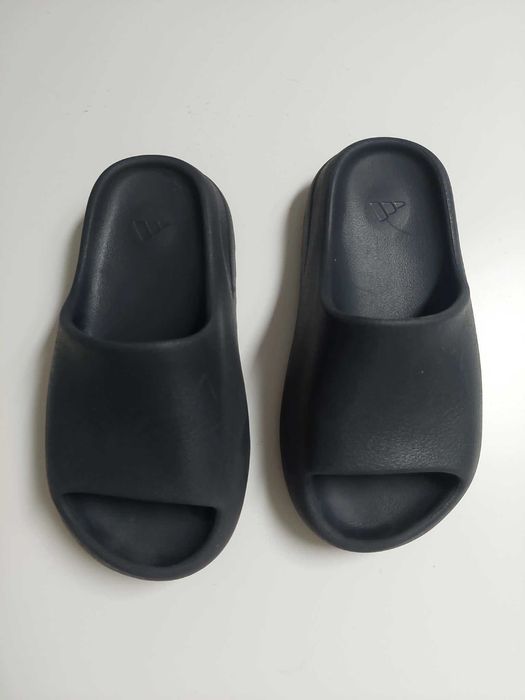 Klapki Yeezy Slide