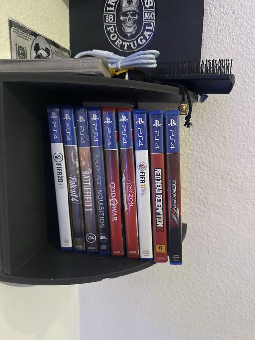 PS4 pro com 10 jogos