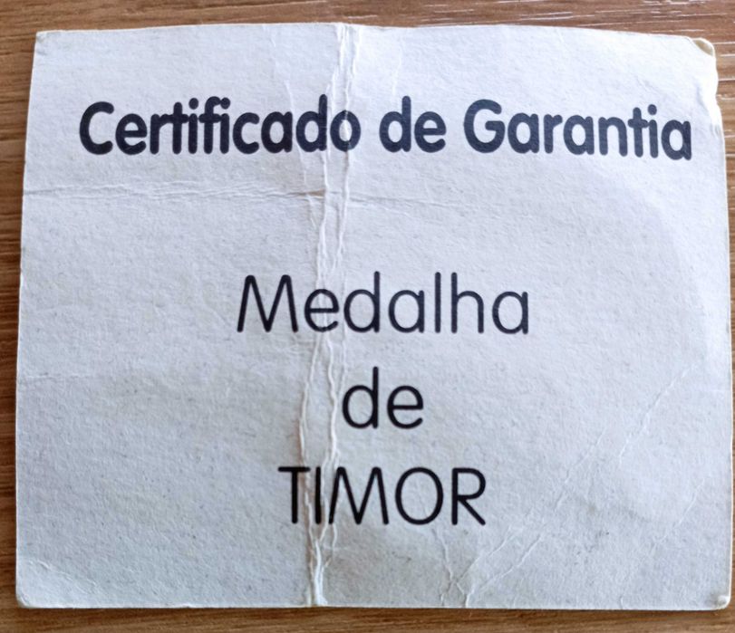 Medalha em prata, Pelos Direitos Humanos. Paz para Timor, com certificado e número de série.