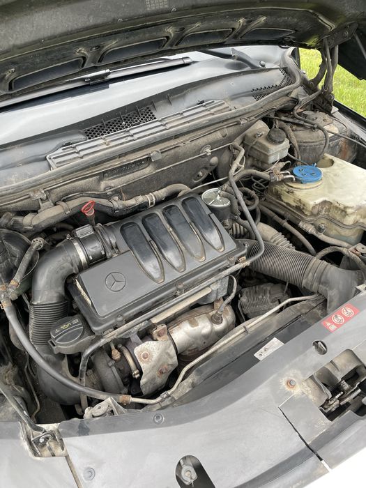 Розборка B-class w245 2.0 om640 cdi крила капот фари Авторозборка