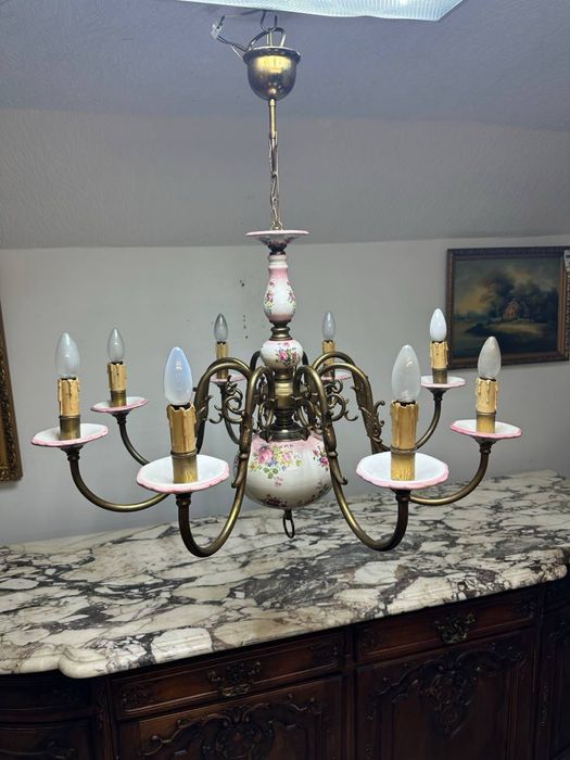 Латунна люстра з порцеляновими елементами на 8 ламп 7459