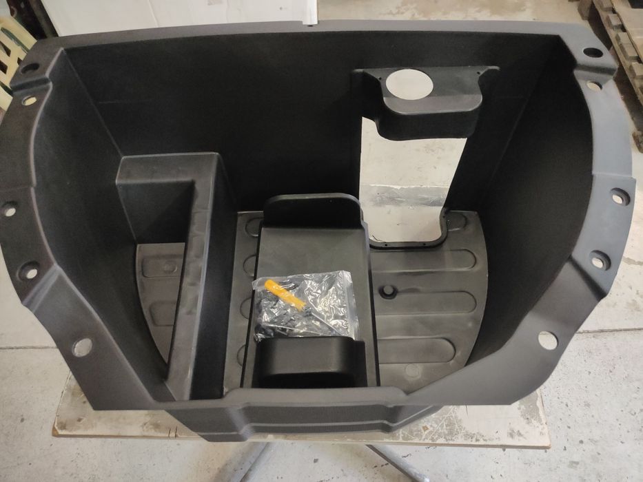 Передний багажник Франк (frunk) для BYD Song plus EV.