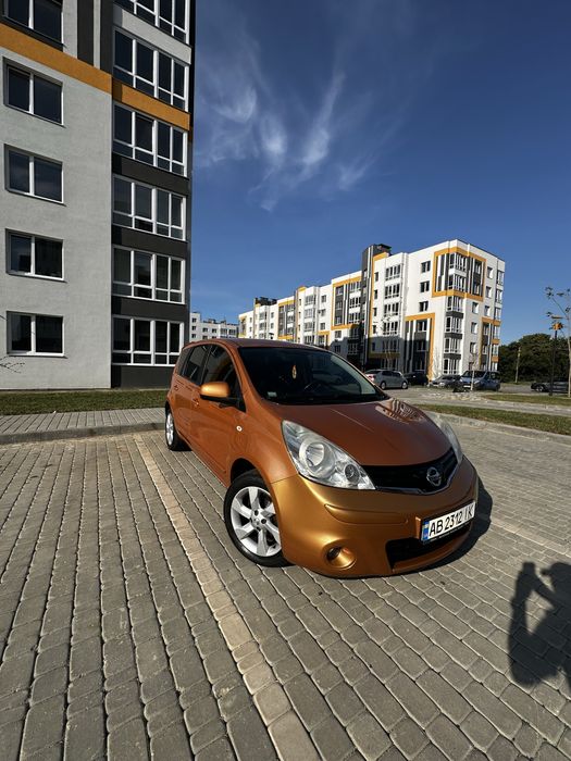 Продам автомобіль Nissan Note 2009 1.4 бензин мкпп
