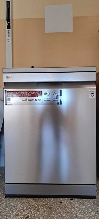Zmywarka wolnostojąca parowa LG DF425HSS 
Wymiary
598 x 845 x 600 mm