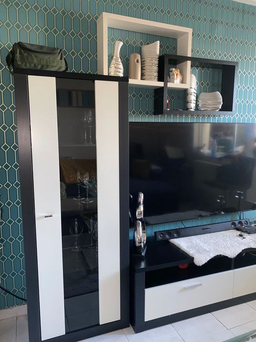 Cristaleira Moderna - Ótimo Estado!