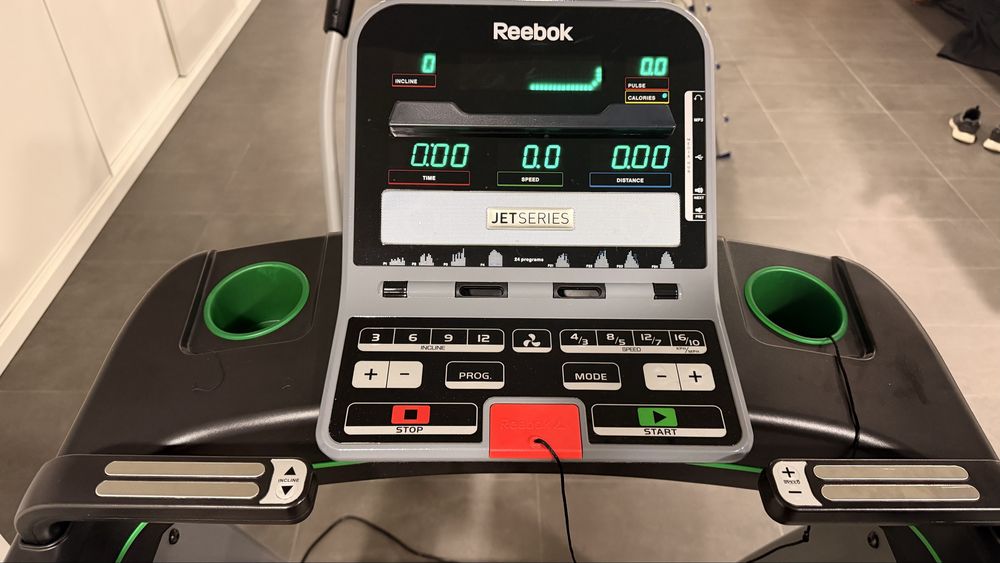 Passadeira Reebok Jet 200