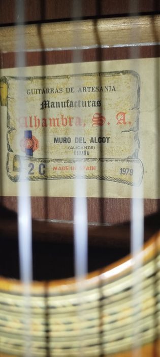 Класична гітара Alhambra