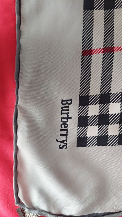 Lenço de mulher Burberrys