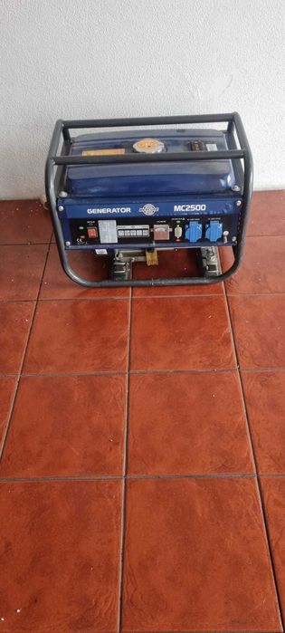 gerador pequeno de fácil deslocação para facilitar o seu trabalho