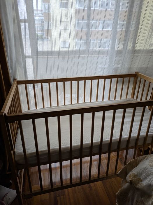 Cama de grades com colchão