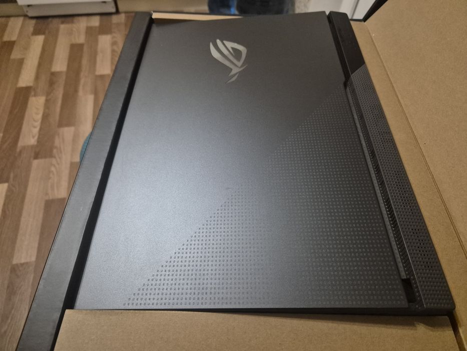 Asus g713 17' AMD 7 4800/16gb/ssd512/RTX3050