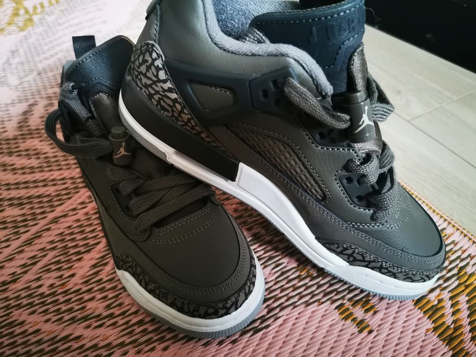 Buty Jordan 4 szare