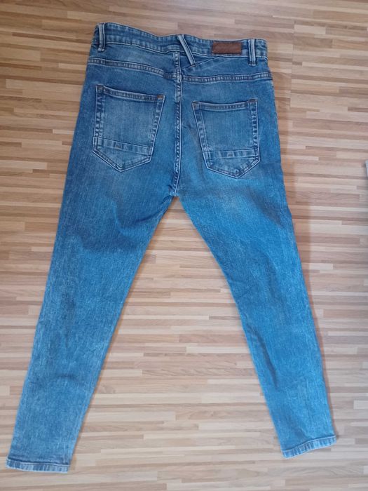 Spodnie jeansy 40 niebieskie pull&bear