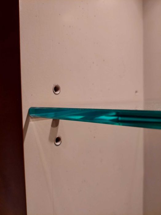 Cristaleira estilo colonial