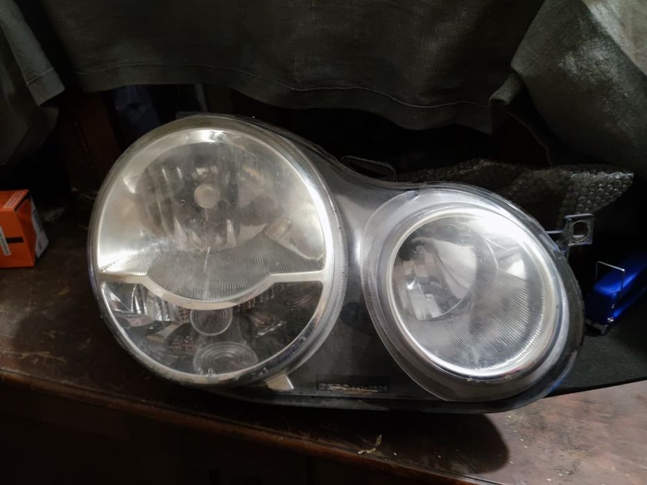 Lampa  vw polo 9n 2001 r prawa przednia