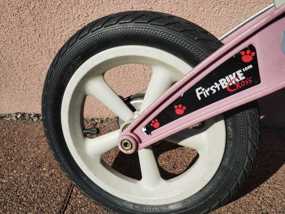 Rowerek biegowy FirstBike Pink