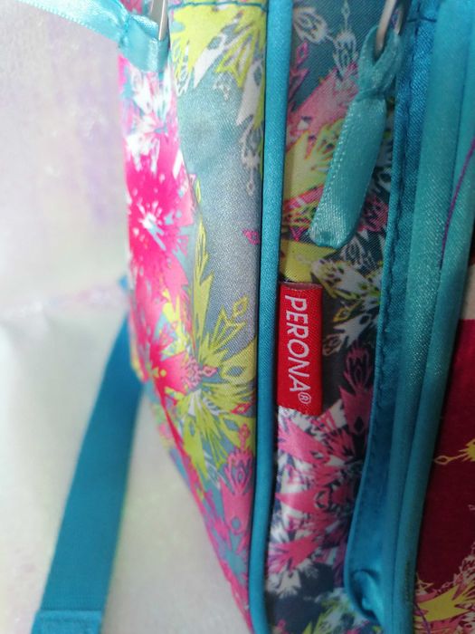 Mochila grande com a Anna e Elsa, da Frozen, nova com etiqueta
