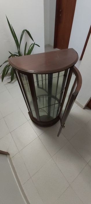 Móvel cristaleira usado