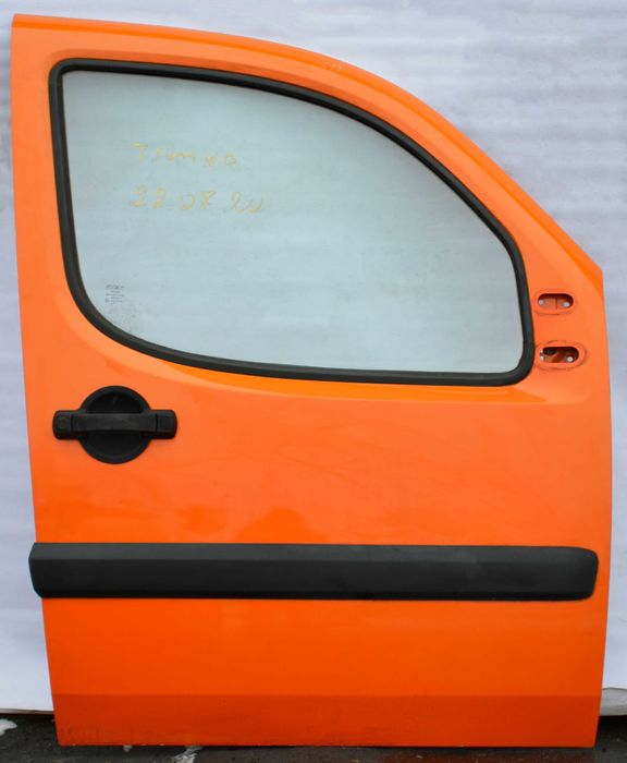 Дверка двери двері правая левая боковая задняя Fiat Doblo Добло 223