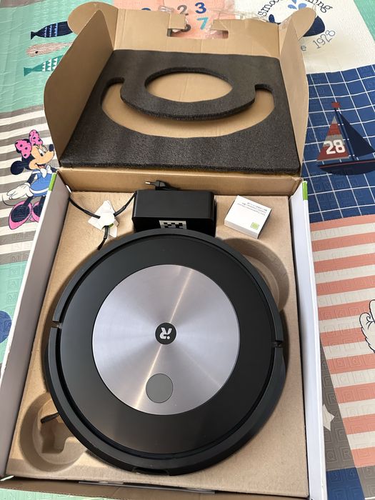 Робот пилосос Robot roomba j7