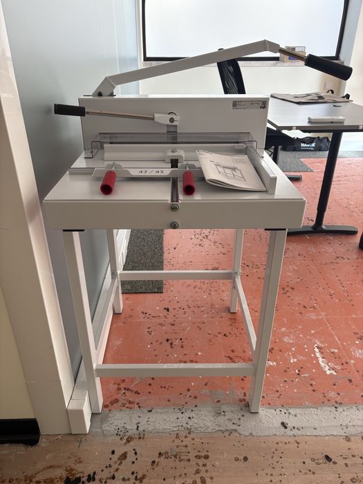 EBA 4305 Guillotine