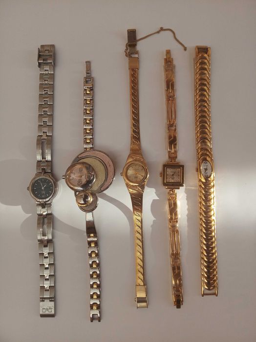 Q&Q - японський жіночий годинник