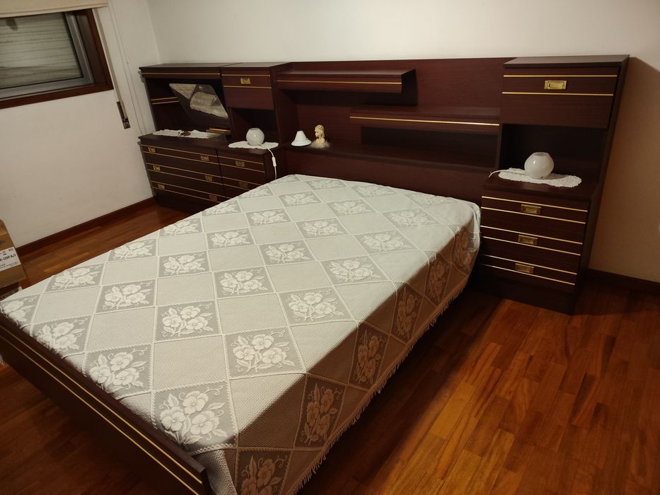Quarto de casal com cabeceira