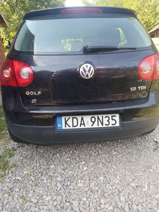 Sprzedam golfa 5 1.9 TDI ogłoszenie ważne do piątku .