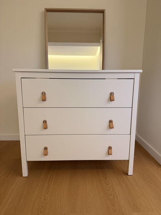 Cómoda branca IKEA