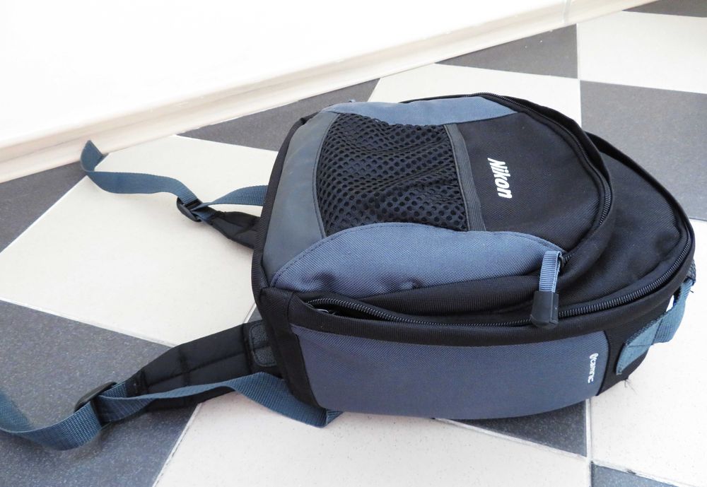 рюкзак Nikon под фотоаппарат
