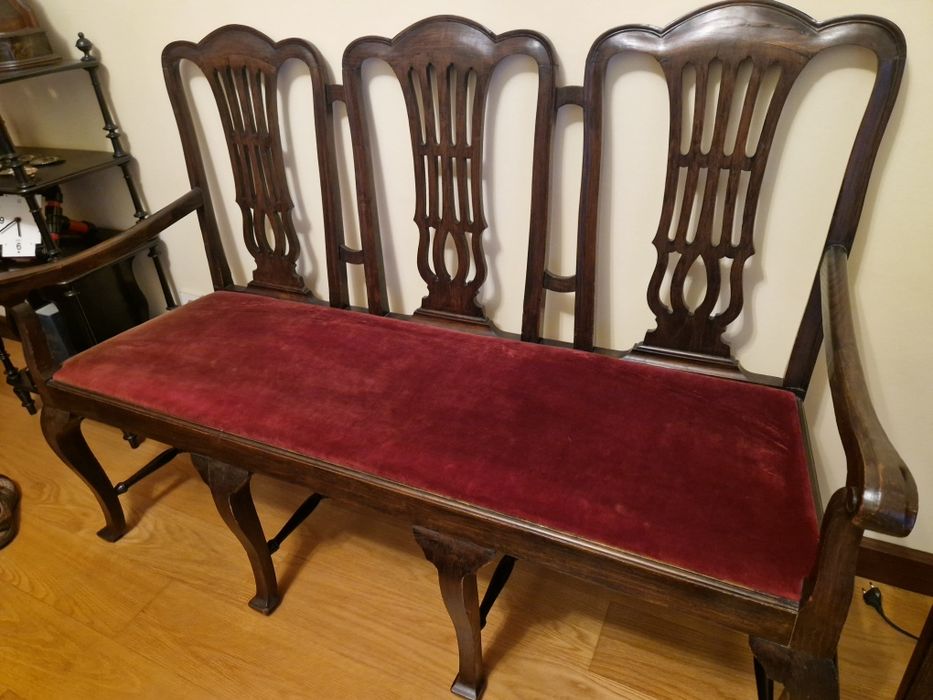 Sofá madeira de castanho